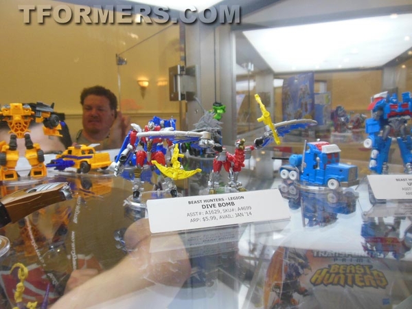 Botcon 2013   Transformers Beast Hunters 2014 New Figures Display  (62 of 131)